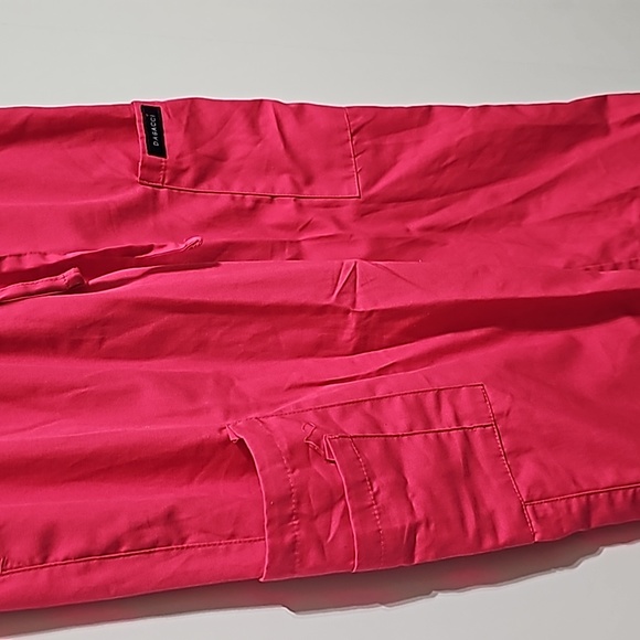 Pink XS Scrub Set - Picture 10 of 13